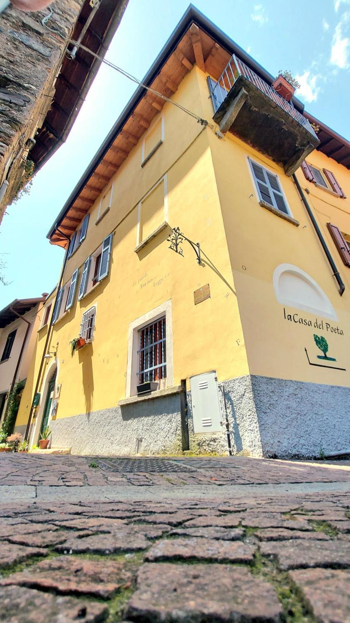La Casa Del Poeta Bed and Breakfast Dervio Exteriör bild